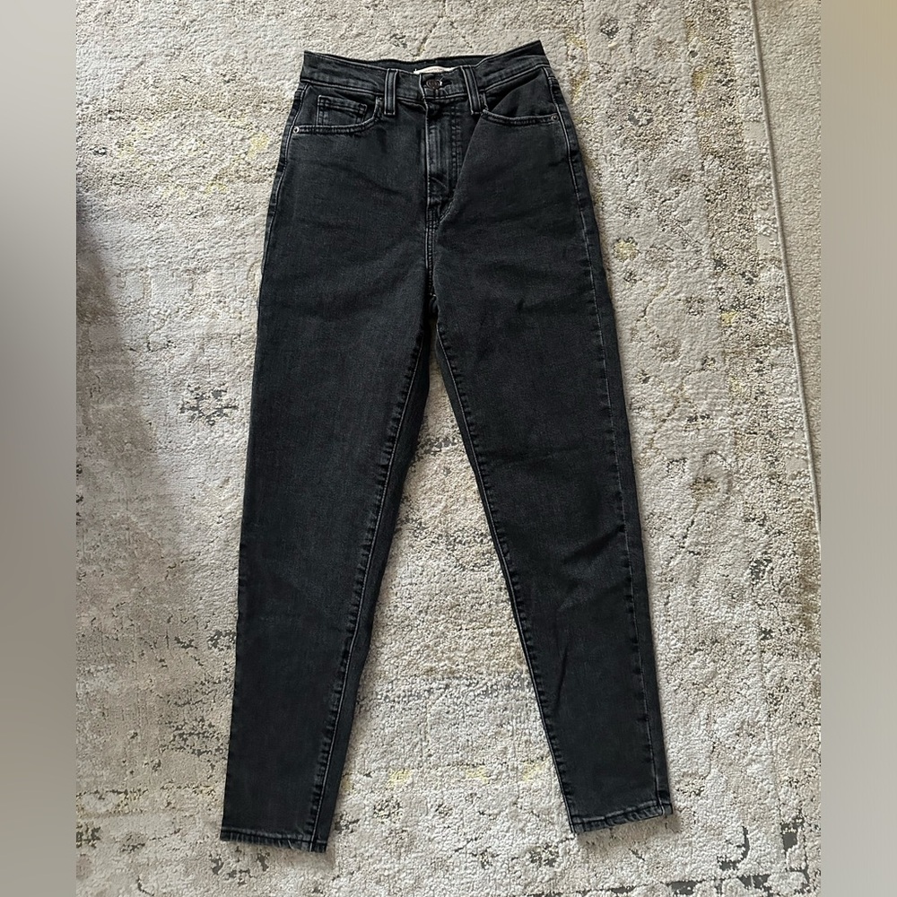 Levi’s High-Rise Taper Jeans